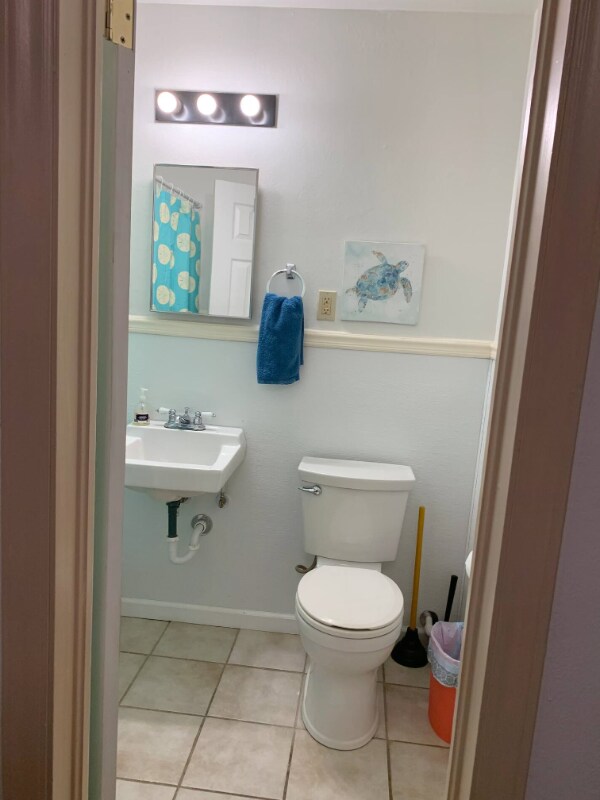 Building Photo - 2021 S Harris Ave