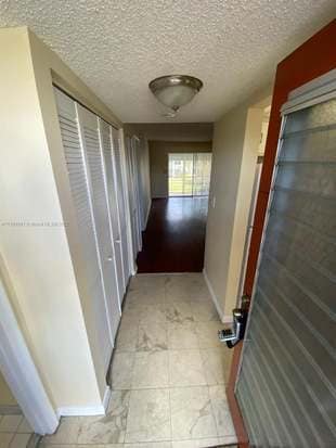 Building Photo - 3511 Inverrary Dr