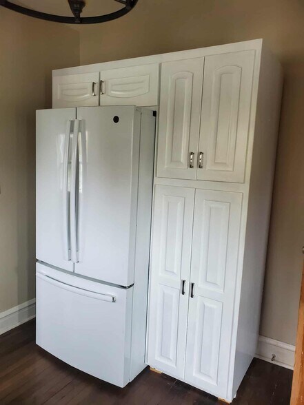 PANTRY - 400 S 4th Ave