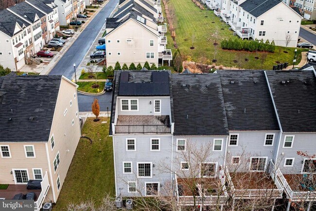 Building Photo - 3679 Duckhorn Way