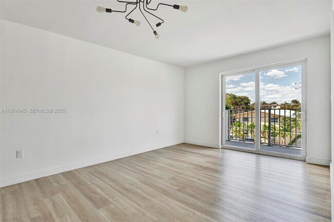 Building Photo - 620 SW 10th St