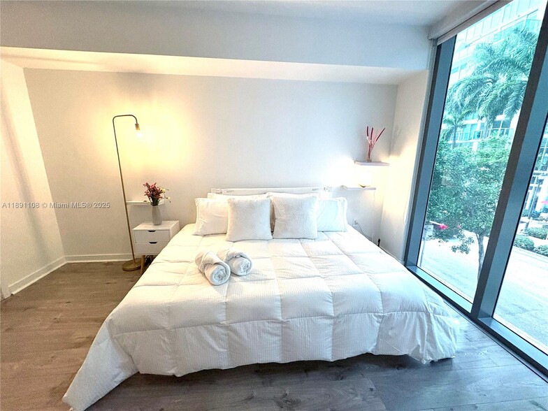 Building Photo - 31 SE 5th St