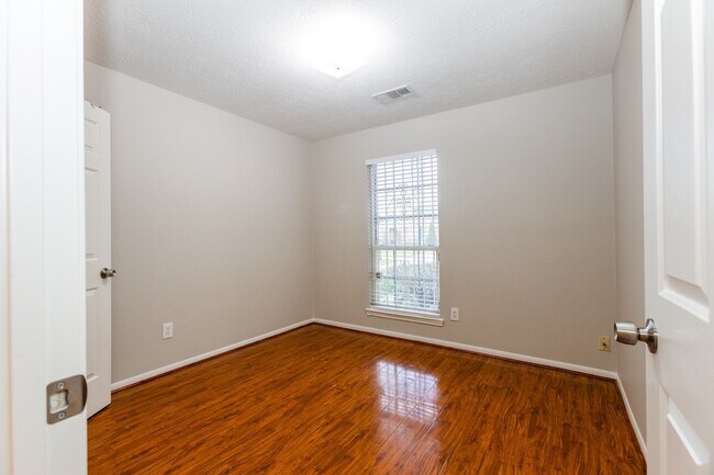 Building Photo - 11727 Inga Ln