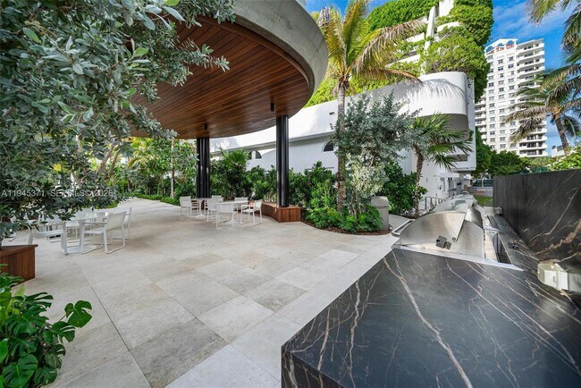 Building Photo - 6365 Collins Ave