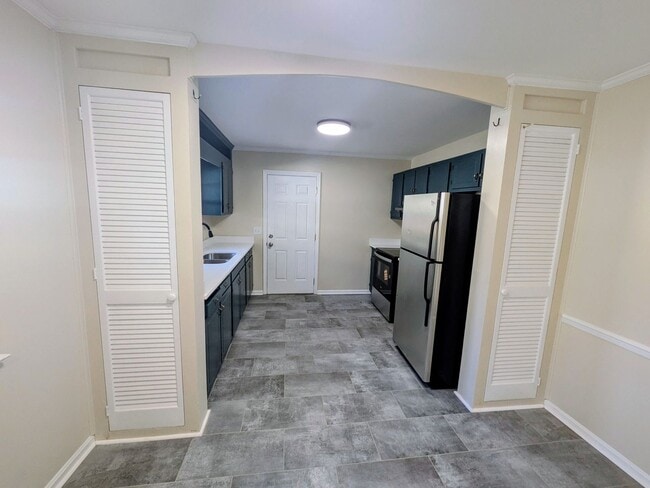 Building Photo - 1028 Gales Ave