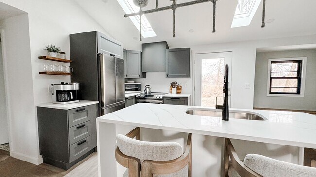 Building Photo - Modern solace meets nostalgic comfort in this stunning 3BR/3BA beauty 4800/Mo