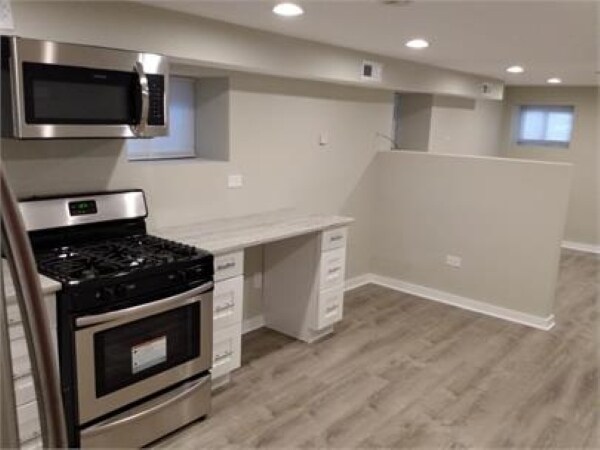 Kitchen - 1475 W Huron St