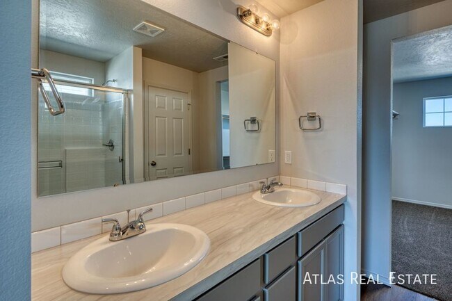 Building Photo - 12665 Lignite Dr