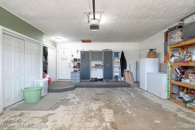 Building Photo - 4111 S State Rd
