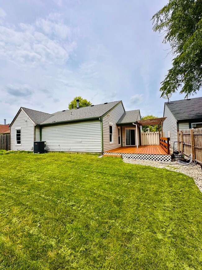 Building Photo - 7675 Waterwood Dr