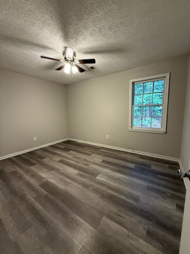 Building Photo - Newly Renovated three bedroom two bath home