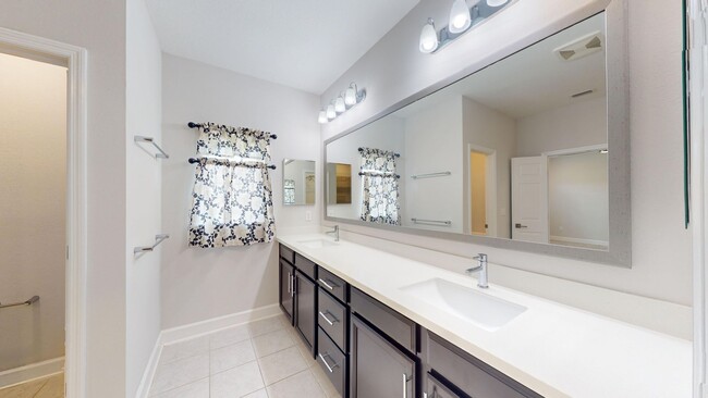 Building Photo - Stunning 3 bedroom home for rent in Shearw...