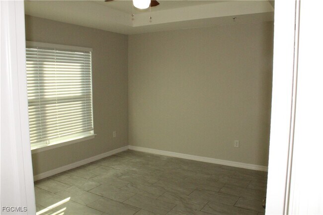 Building Photo - 912 SW 39th Terrace