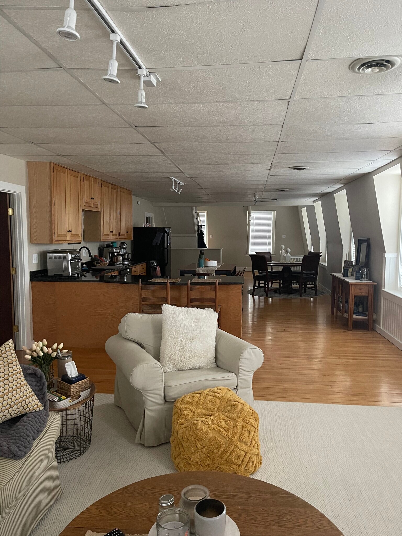 Building Photo - 8 N Main St