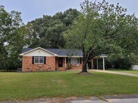 Building Photo - Minutes from Shaw AFB!