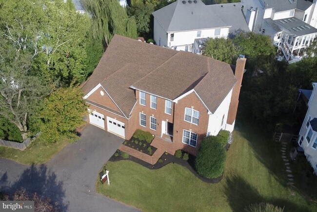 Building Photo - 2410 Dakota Lakes Dr