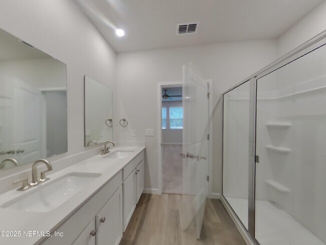 Building Photo - 14865 Praline Ct