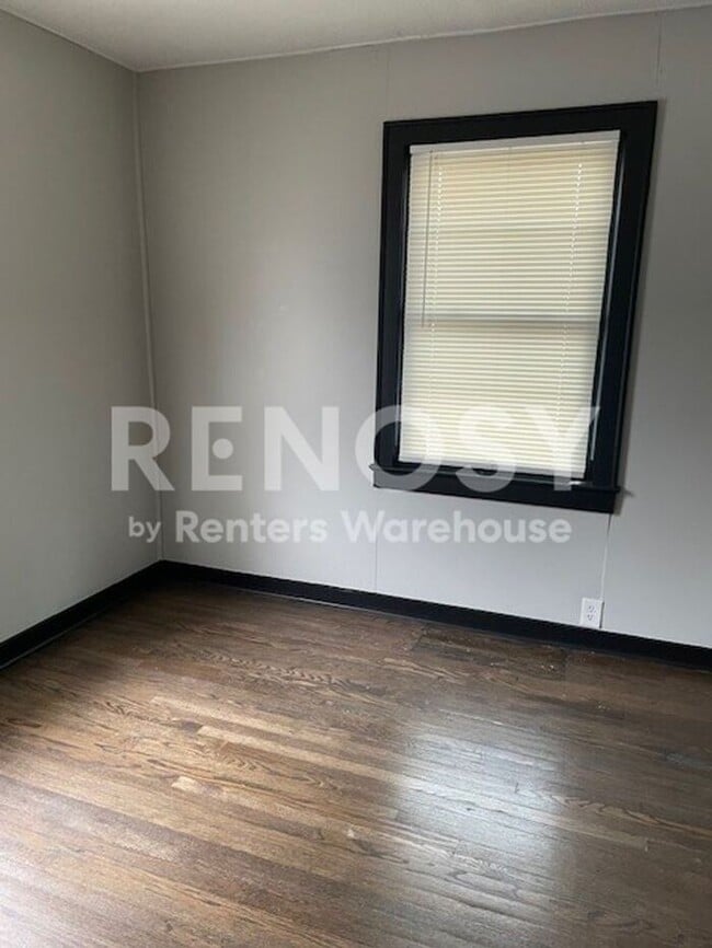 Building Photo - Great location   Updated 3-bedroom 2 bath home