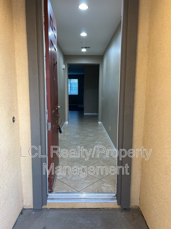 Building Photo - 30364 Skipstone Way