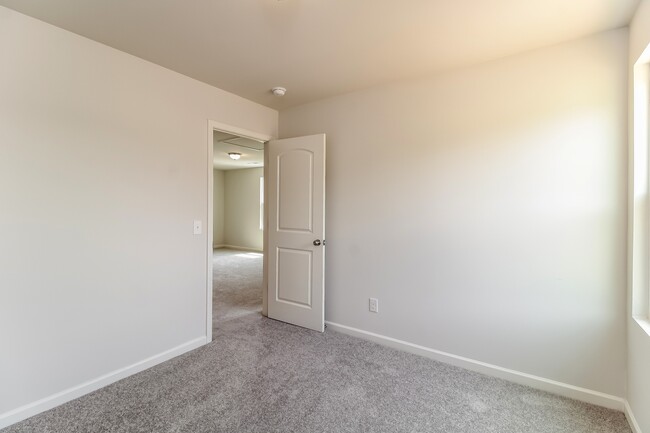 Building Photo - 1592 BOBWHITE LN