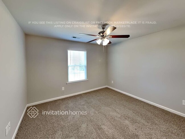 Building Photo - 16711 Cozy Cove Rd