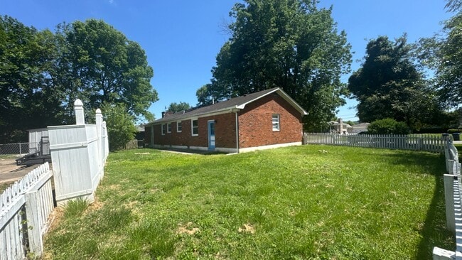 Building Photo - 5321 Juanita Ln