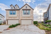 Building Photo - 8700 Laurel Crest Dr