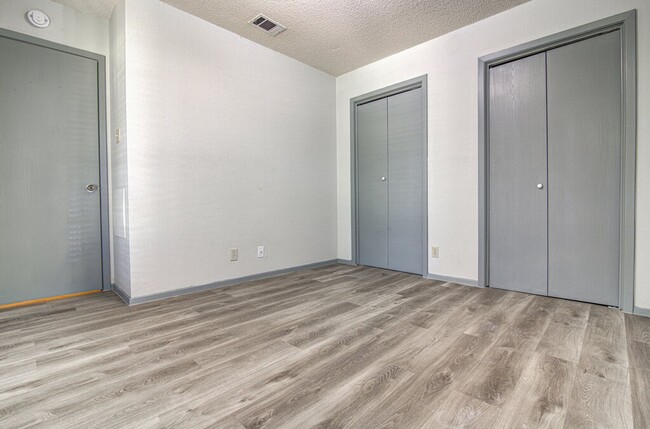 Building Photo - 9624 Sugar Hill Dr