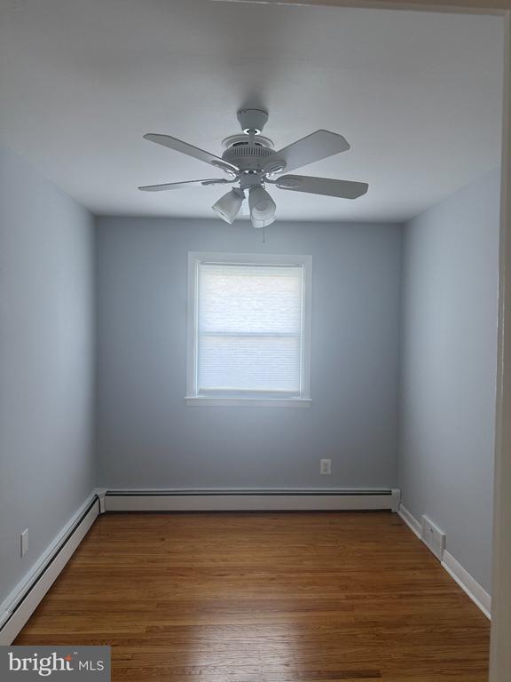 Building Photo - 216 Sussex Blvd