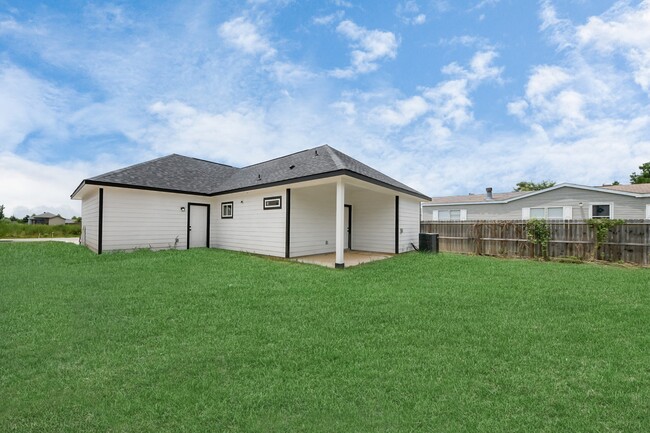 Building Photo - 382 Rd 5704