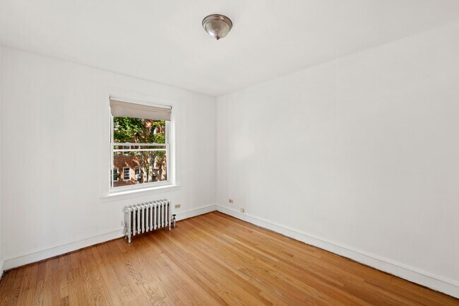 Building Photo - 2835 N Lockwood Ave