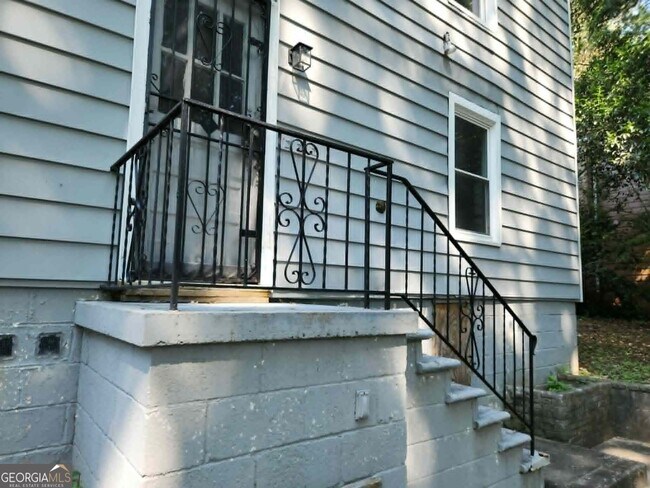 Building Photo - 1444 Blvd Lorraine SW