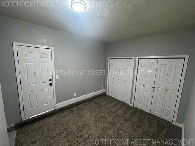 Building Photo - Spacious & Bright 4-Bed, 2-Bath Home in Fa...