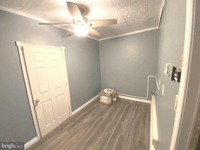 Building Photo - 323 Sequoia Dr