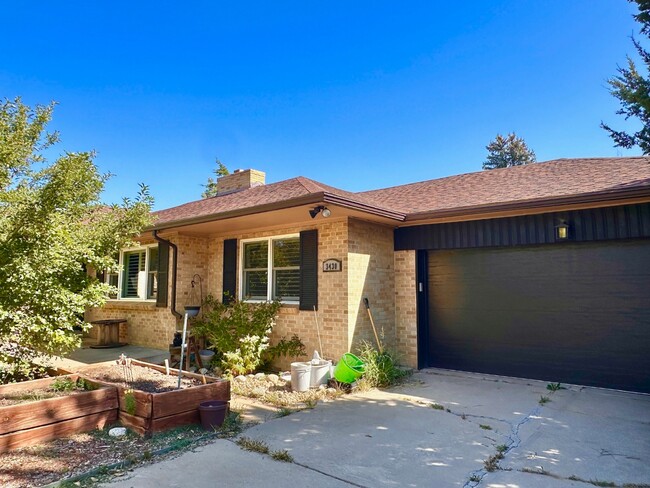 Building Photo - Spacious Home in the heart of Denver's cov...