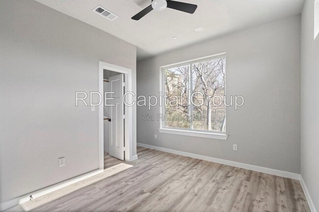 Building Photo - 948 S Corinth St Rd
