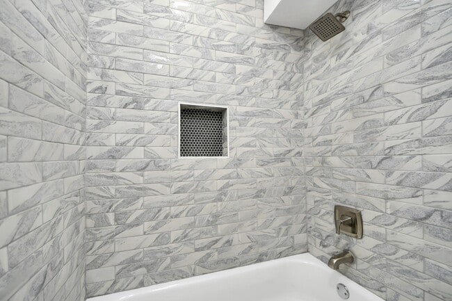 Building Photo - 710 Kipp Ave