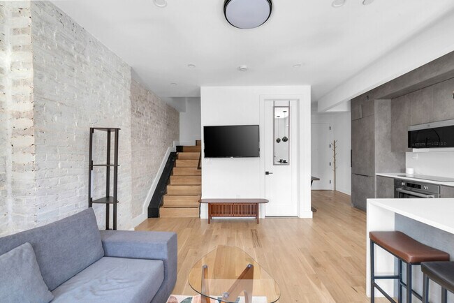 Building Photo - 217 Schaefer St