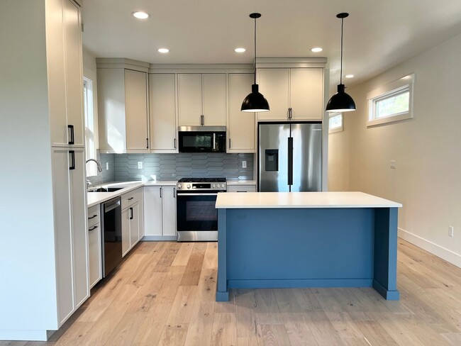 Building Photo - Gorgeous New Build in Boise’s East End – Easy Access to St. Lukes!!