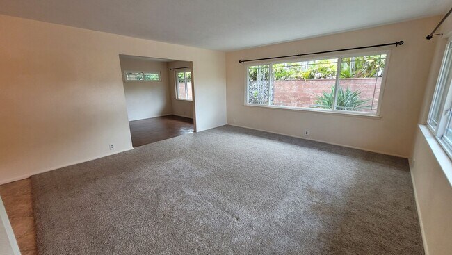 Building Photo - Spacious 5 Bedroom 3 Bath Duplex House w/ 2 car Garage and Gated Driveway in Mililani