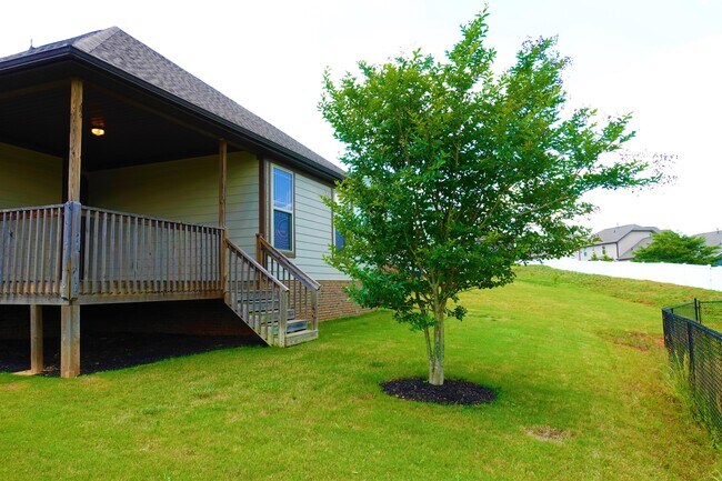 Building Photo - 153 Bur Oak Dr