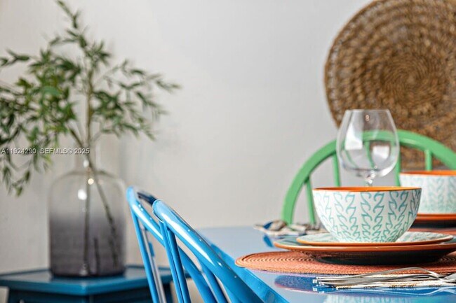 Building Photo - 811 Tequesta St