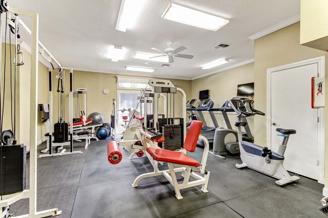 Building Photo - 9 Arbor Club Dr