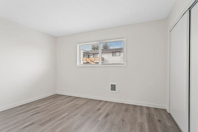 Building Photo - Remodeled 2 bedroom across from Providence...