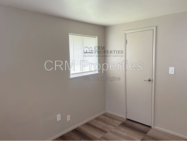 Building Photo - 1105 Wigwam Dr