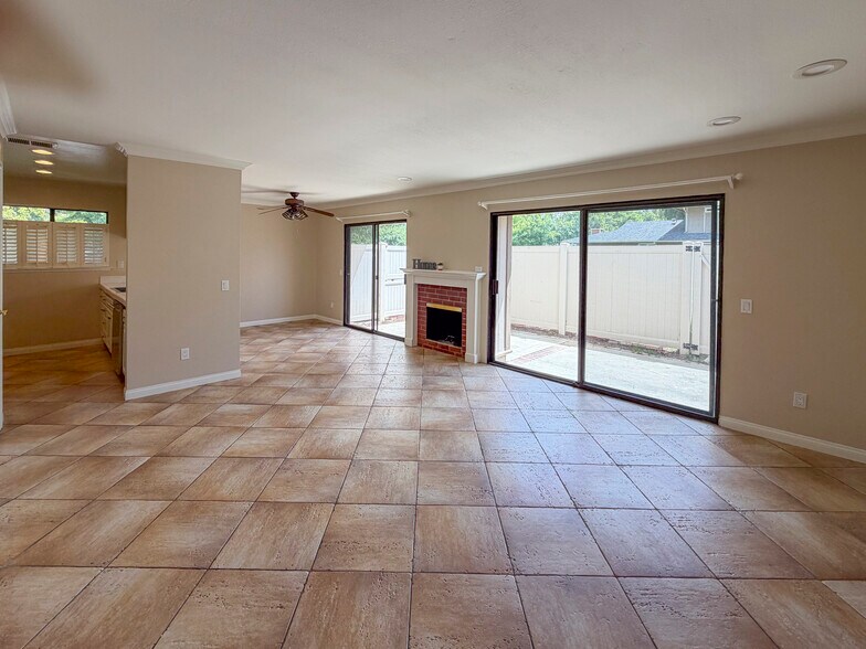 Building Photo - 28606 Conejo View Dr