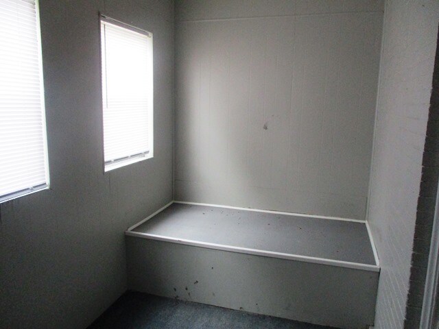 Building Photo - 505 E Front St