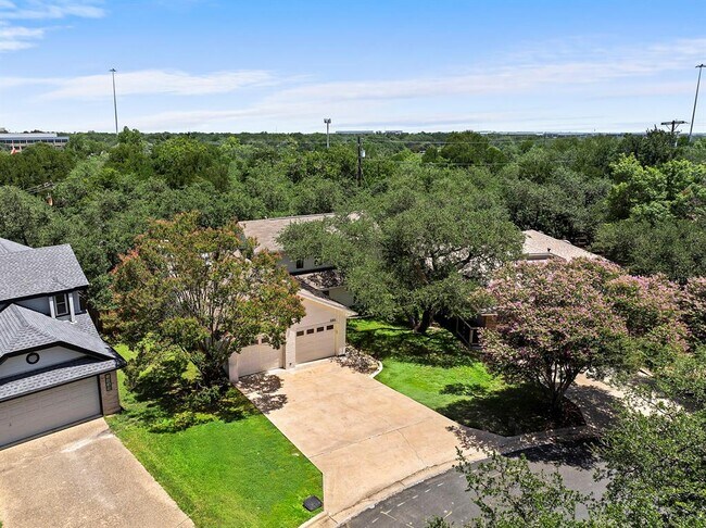 Building Photo - 5816 Secrest Dr