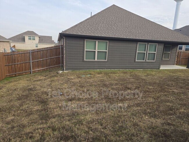 Building Photo - 505 Reatta Dr