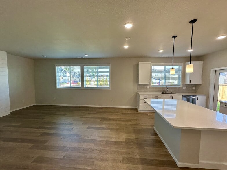 Building Photo - 3459 183 St Ct E